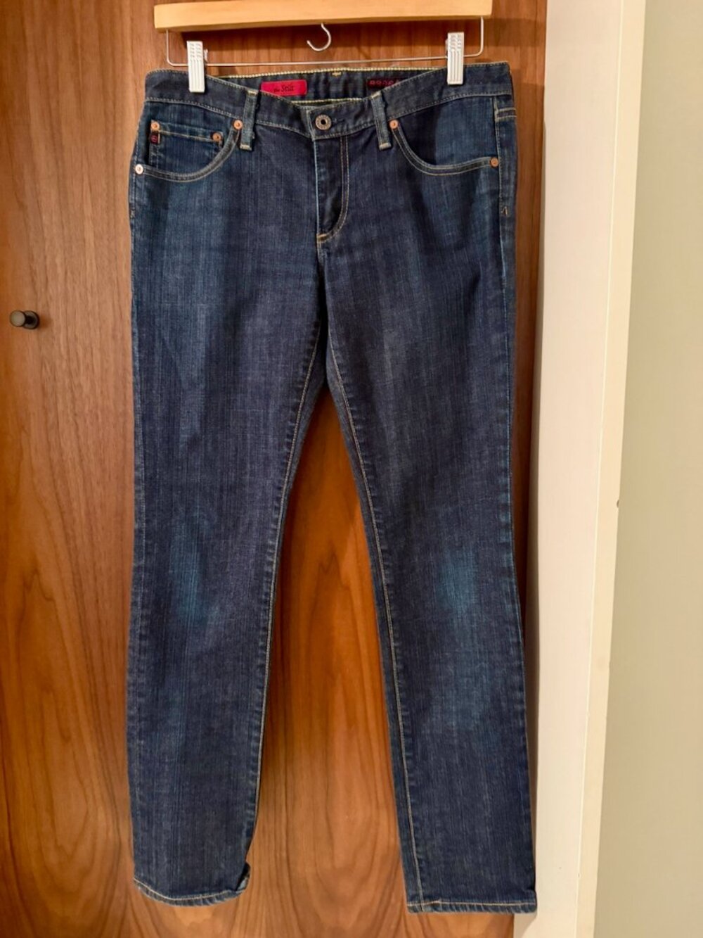 AG Jeans. The Stilt. "Cigarette" slim-straight leg, mid-low rise. Size 29.